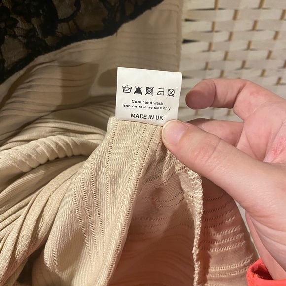 NWT Tan and Black Lace Back Dress Size 10(US) - Picture 5 of 6
